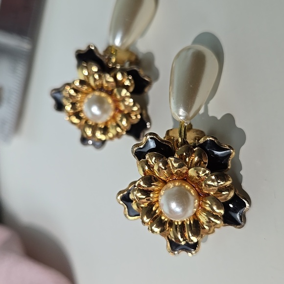 Elegant Gold and Black Enamel Floral Pearl Drop Clip Earrings - Picture 10 of 16